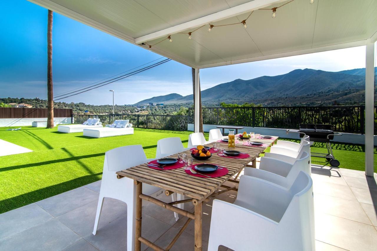 Palm Tree Villa - 5Bdr Paradise Pool / Chill Out Beds Torremolinos Luaran gambar