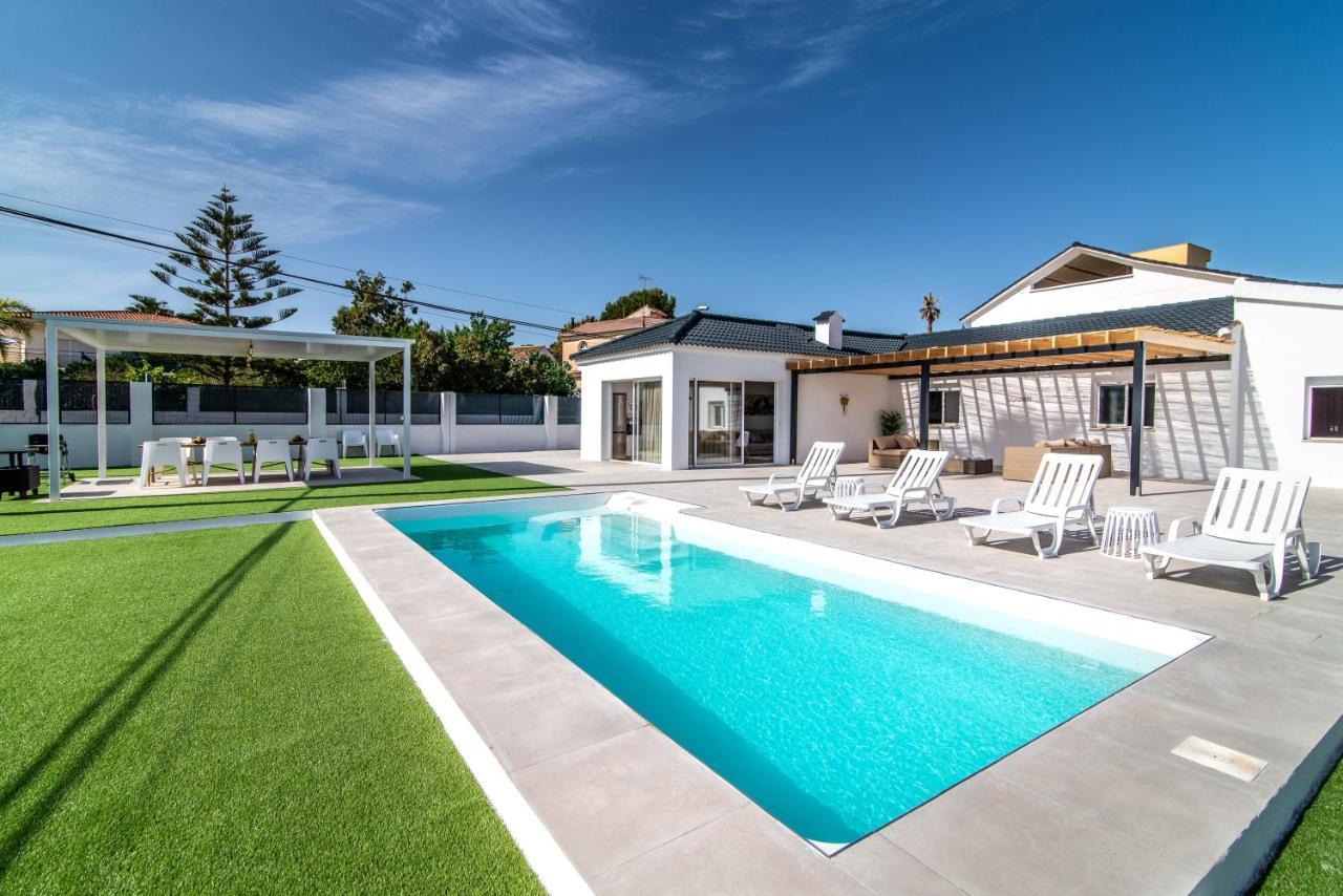 Palm Tree Villa - 5Bdr Paradise Pool / Chill Out Beds Torremolinos Luaran gambar