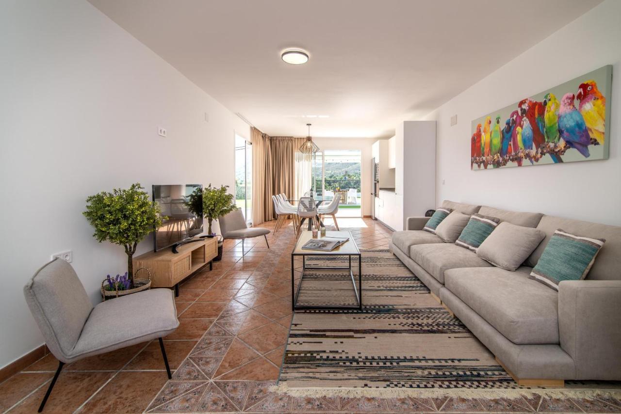 Palm Tree Villa - 5Bdr Paradise Pool / Chill Out Beds Torremolinos Luaran gambar