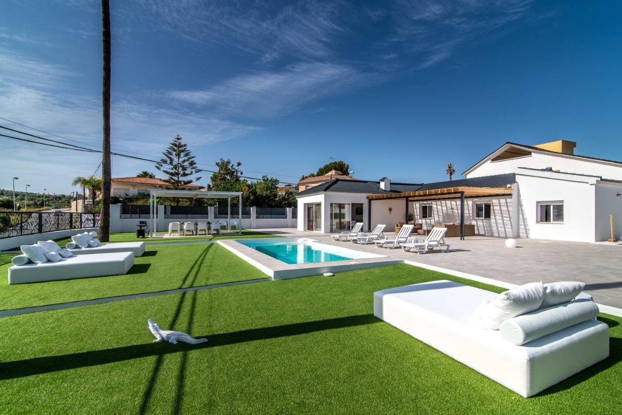 Palm Tree Villa - 5Bdr Paradise Pool / Chill Out Beds Torremolinos Luaran gambar