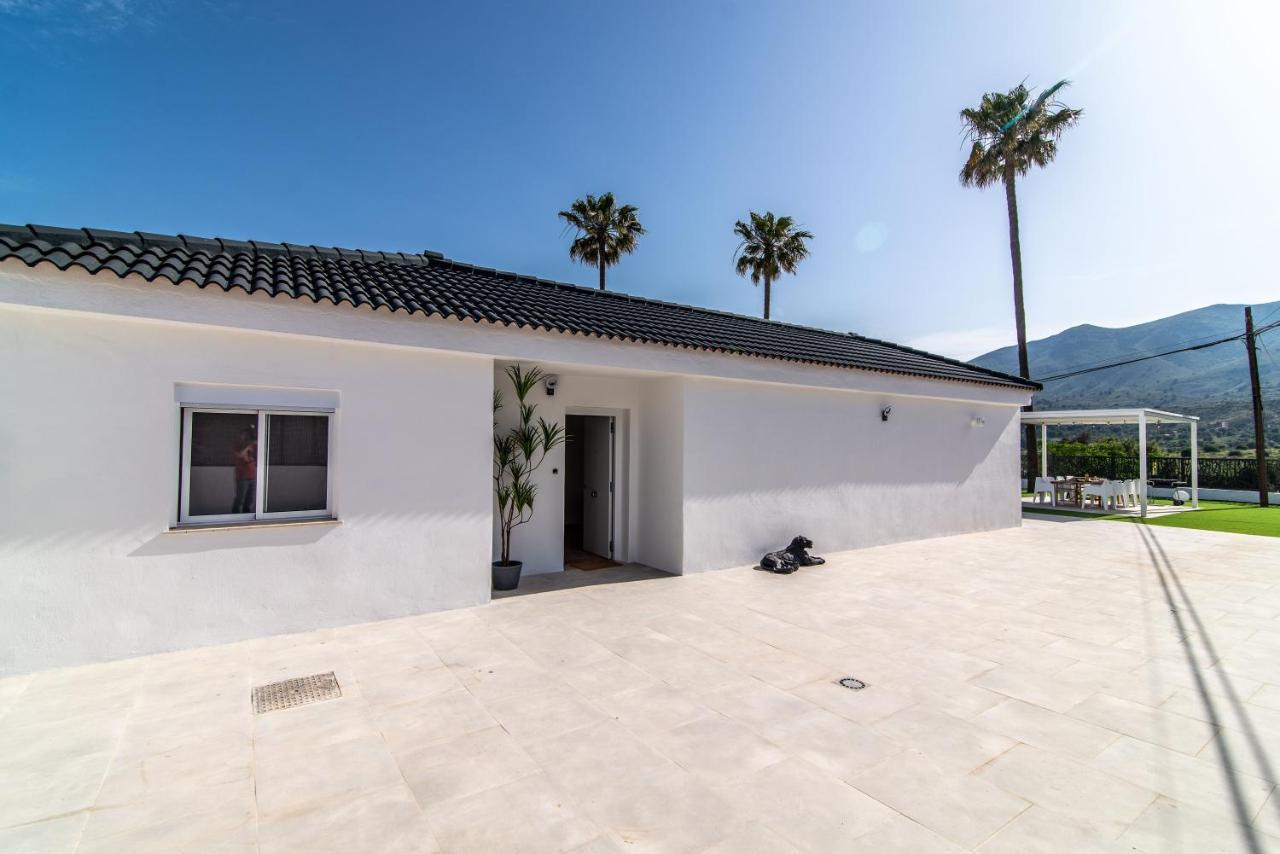 Palm Tree Villa - 5Bdr Paradise Pool / Chill Out Beds Torremolinos Luaran gambar